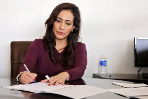 do buyers and sellers have to use the same escrow company in Florida