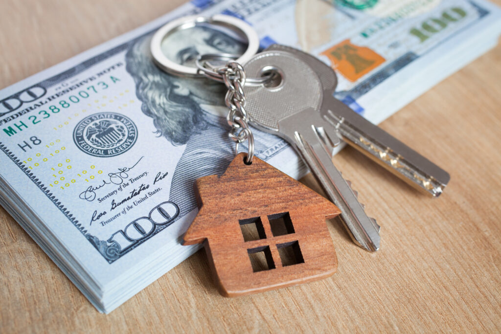 Keys and cash with house key chain 1